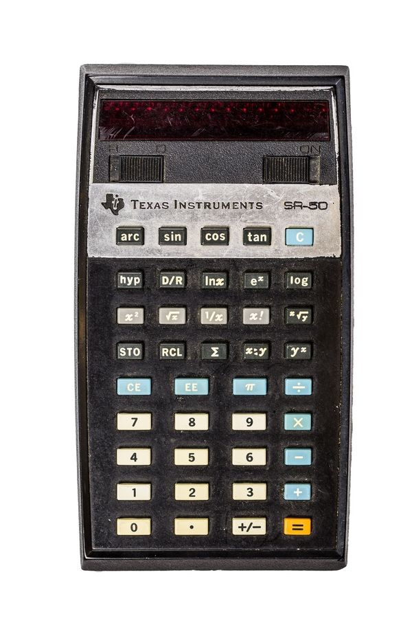 ماشین‌حساب SR-50 «خط‌کش محاسبه»