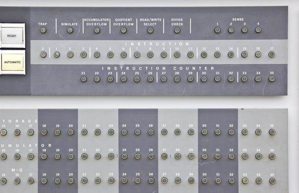 میزفرمان کامپیوتر IBM 7049 3