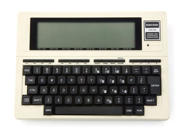 TRS-80 مدل 100 ساخت شرکت رادیو شک (Radio Shack)